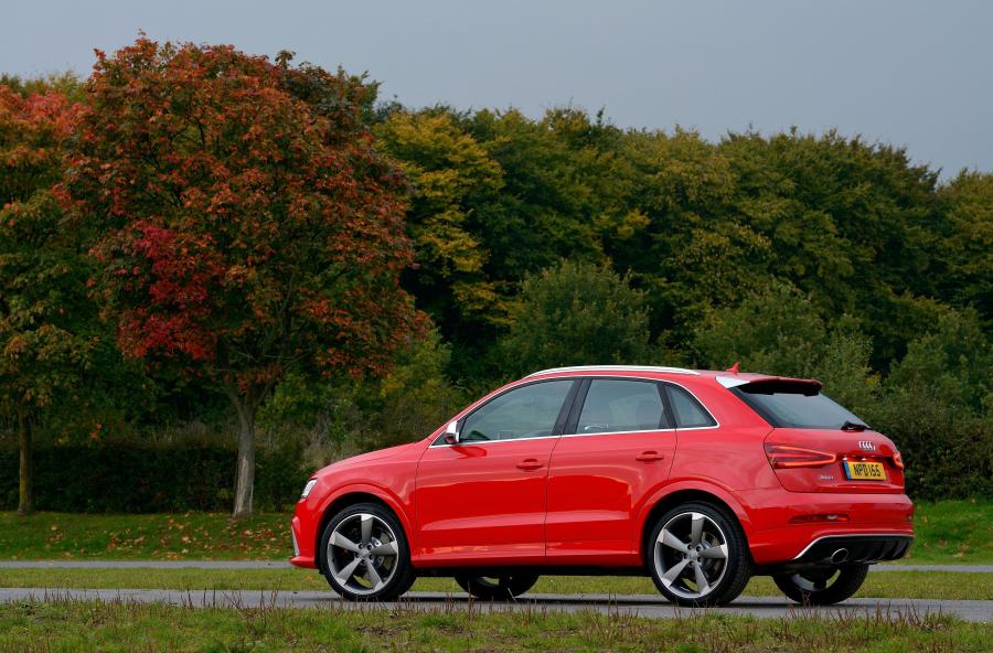  Audi RS Q3 (8U) 2013 года  (UK) (фото 4 из 19)